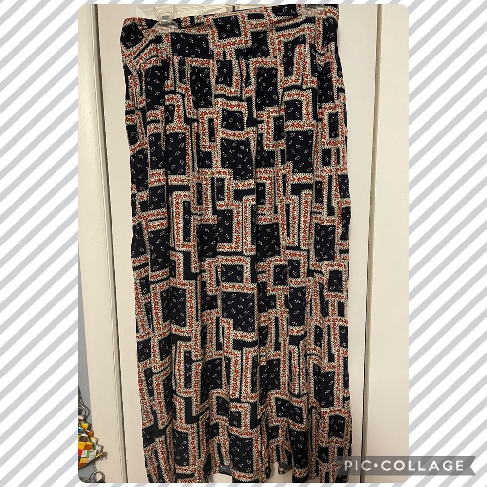 Natural life midi-skirt NWT